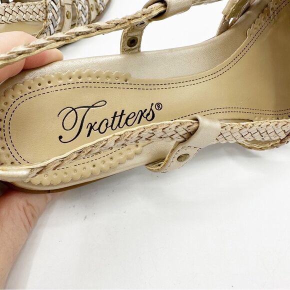 TROTTERS Womens Abigail Gold/Silver Metallic Slingback Sandal Gold Stud 7 Narrow - Picture 12 of 14